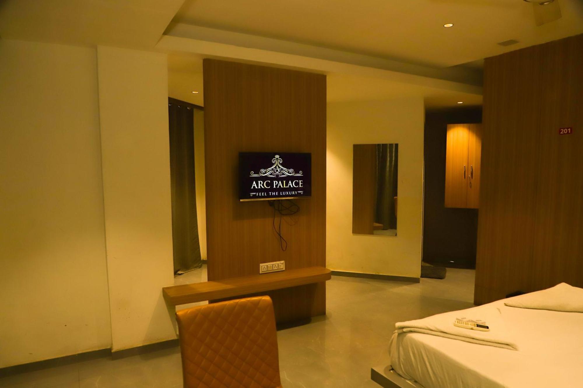 Hotel Arc Palace Bhiwandi Exterior photo